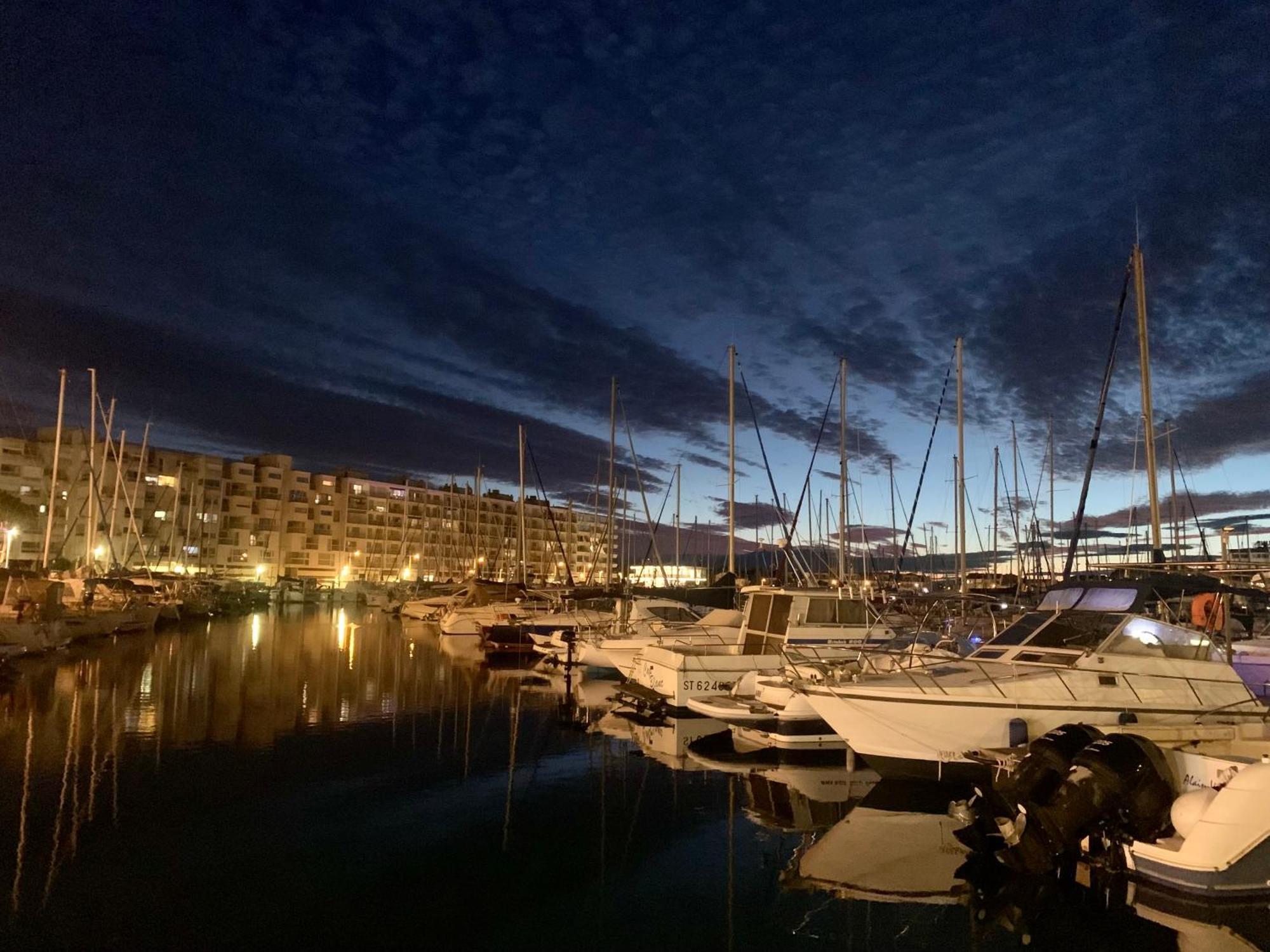 T3 Vue Port 200M De La Plage 2 Chambres Avec Garage Карнон Плаж Екстериор снимка
